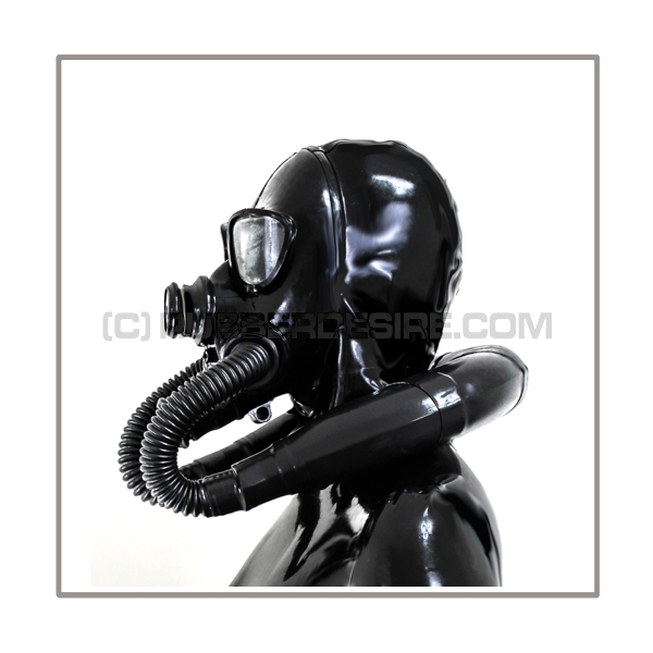 Neckrespirator-rubbersmellbagsystem with 2 gas mask thread tubes